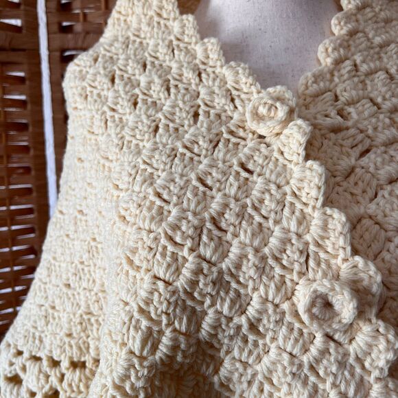 Handmade Crocheted Fringe Shawl Wrap Triangle Shape Crochet Buttons Cream Beige - Picture 7 of 14